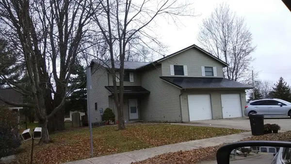 $1,700 | 402 South Village Court, Bloomington, IN 47403