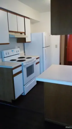 $1,700 | 402 South Village Court, Bloomington, IN 47403