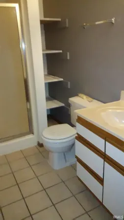 $1,700 | 402 South Village Court, Bloomington, IN 47403