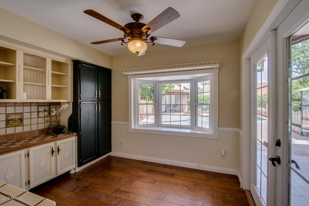 1834 East Redfield Road Phoenix, AZ 85022 - Photo 17 of 51 Breakfast Room