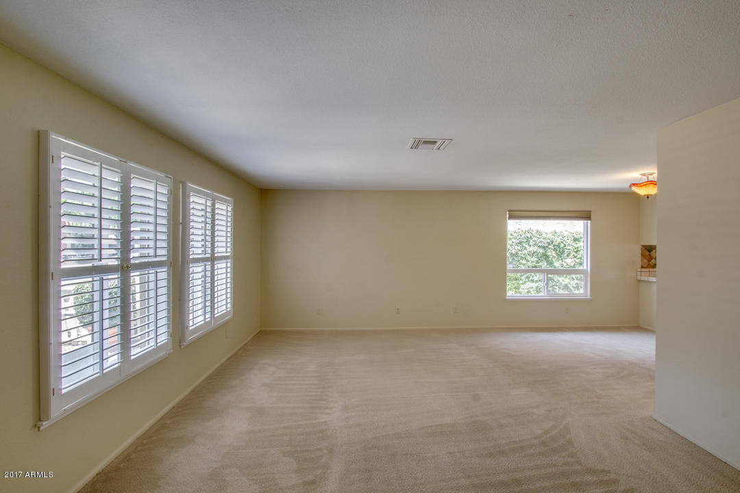 1834 East Redfield Road Phoenix, AZ 85022 - Photo 8 of 51 Living Room