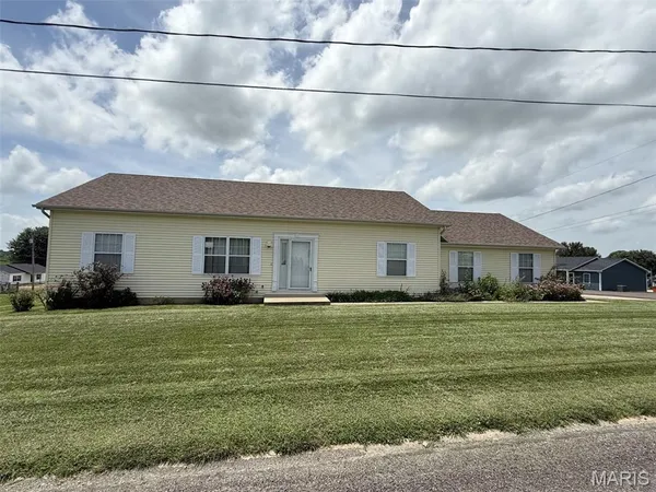 $219,000 | 2204 Brian Street, Vandalia, IL 62471