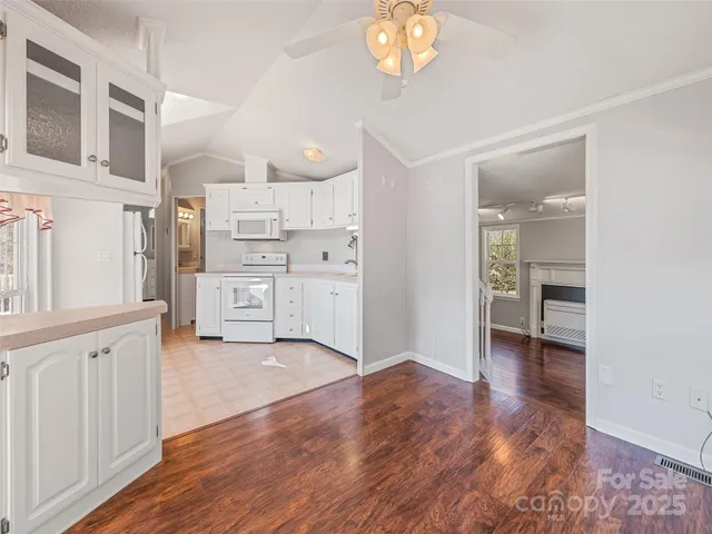 $230,000 | 93 Merry Way, Clyde, NC 28721