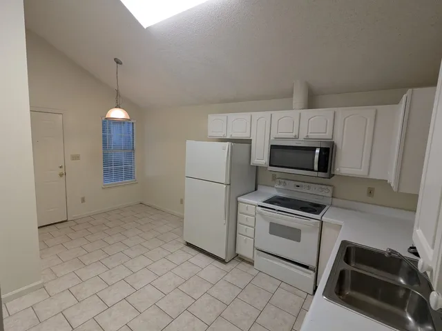 $1,595 | 2756 Oak Park Court, Tallahassee, FL 32308