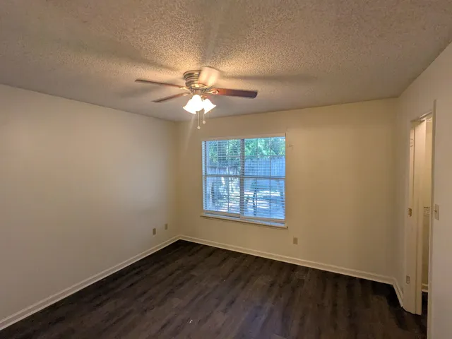 $1,595 | 2756 Oak Park Court, Tallahassee, FL 32308