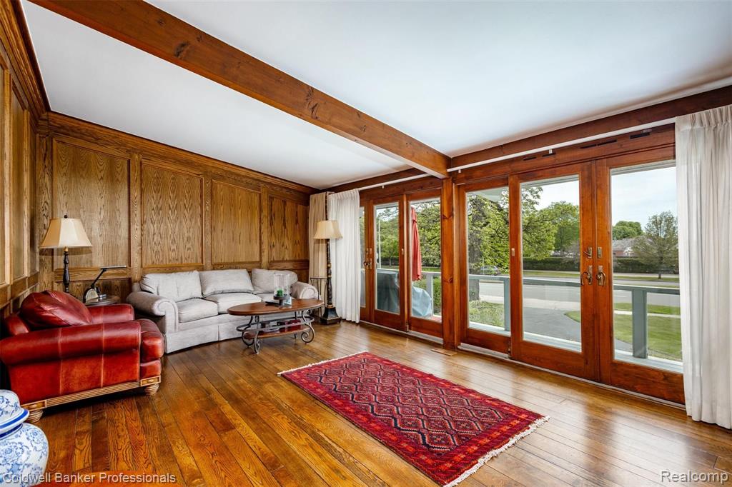 329 Lake Shore Road Grosse Pointe Farms, MI 48236 - Photo 9 of 41