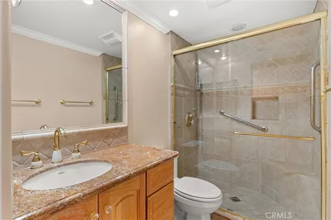 $5,900 | 554 Glorieta, Newport Beach, CA 92660