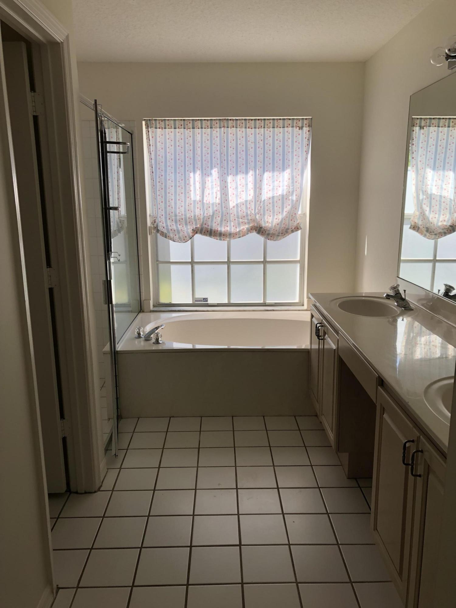 3121 Contego Lane Riviera Beach, FL 33418 - Photo 14 of 20 Master Bath