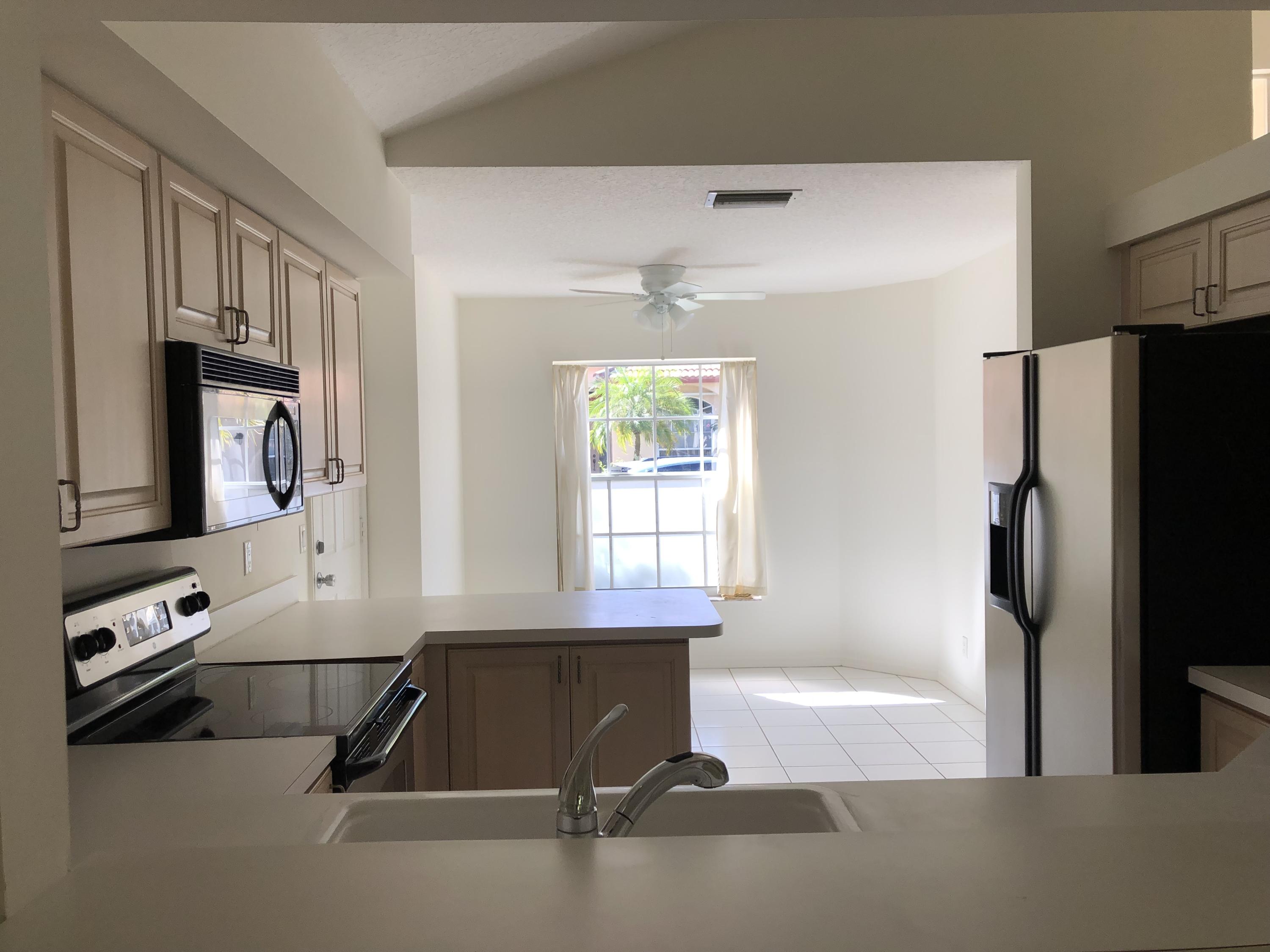 3121 Contego Lane Riviera Beach, FL 33418 - Photo 8 of 20 Kitchen