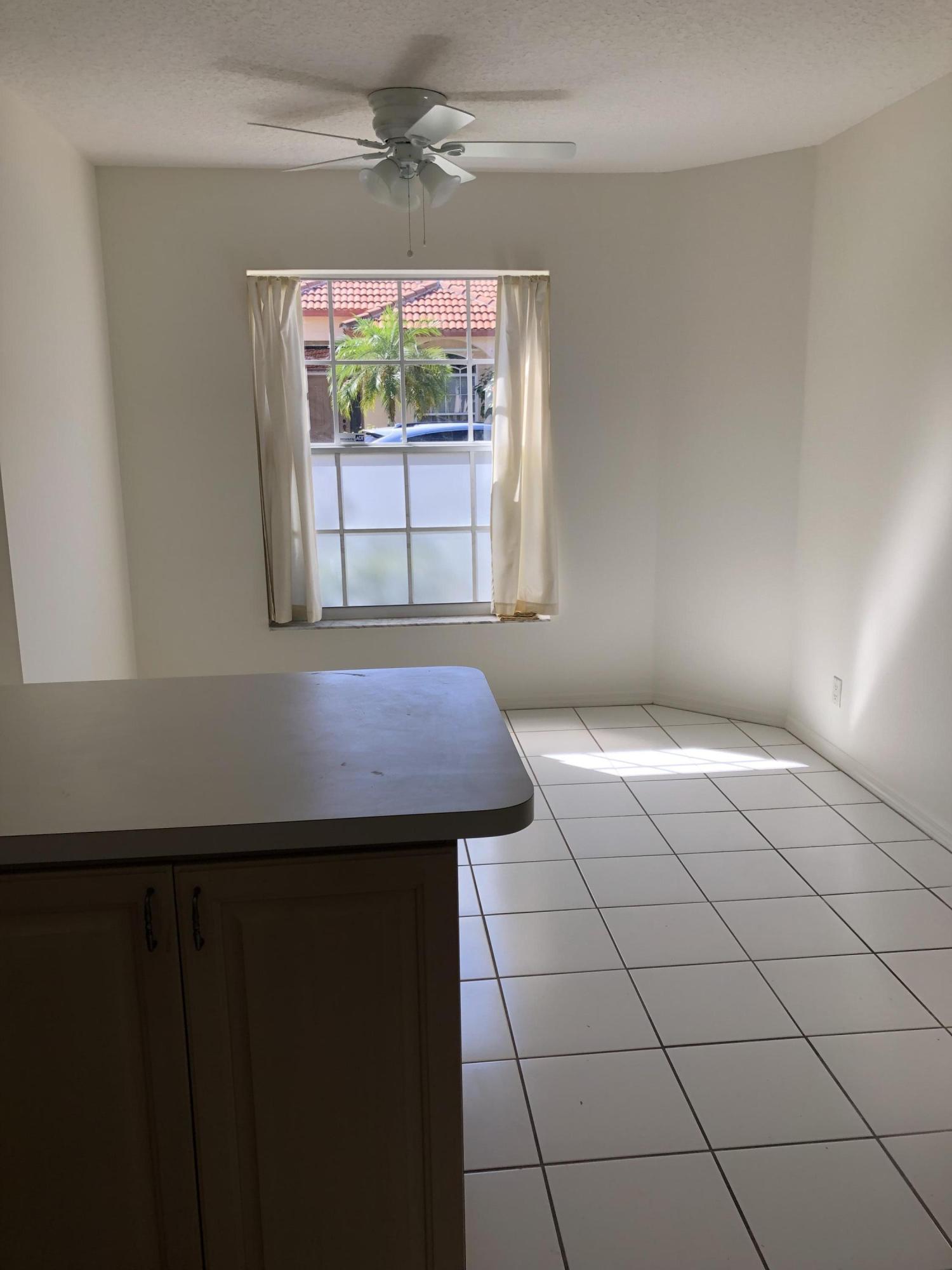 3121 Contego Lane Riviera Beach, FL 33418 - Photo 9 of 20 Breakfast nook