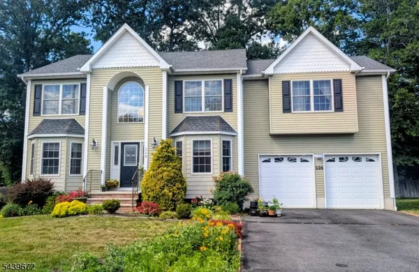 $989,001 | 228 Atlantic Drive, Parsippany, NJ 07054