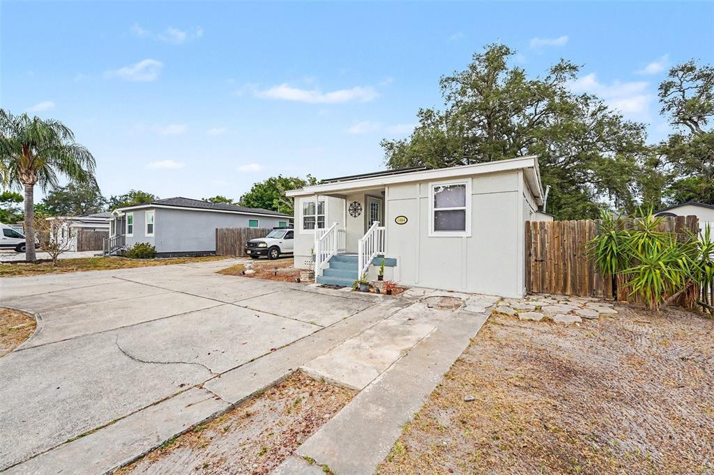 1464 Druid Road Clearwater, FL 33756 - Photo 2 of 26
