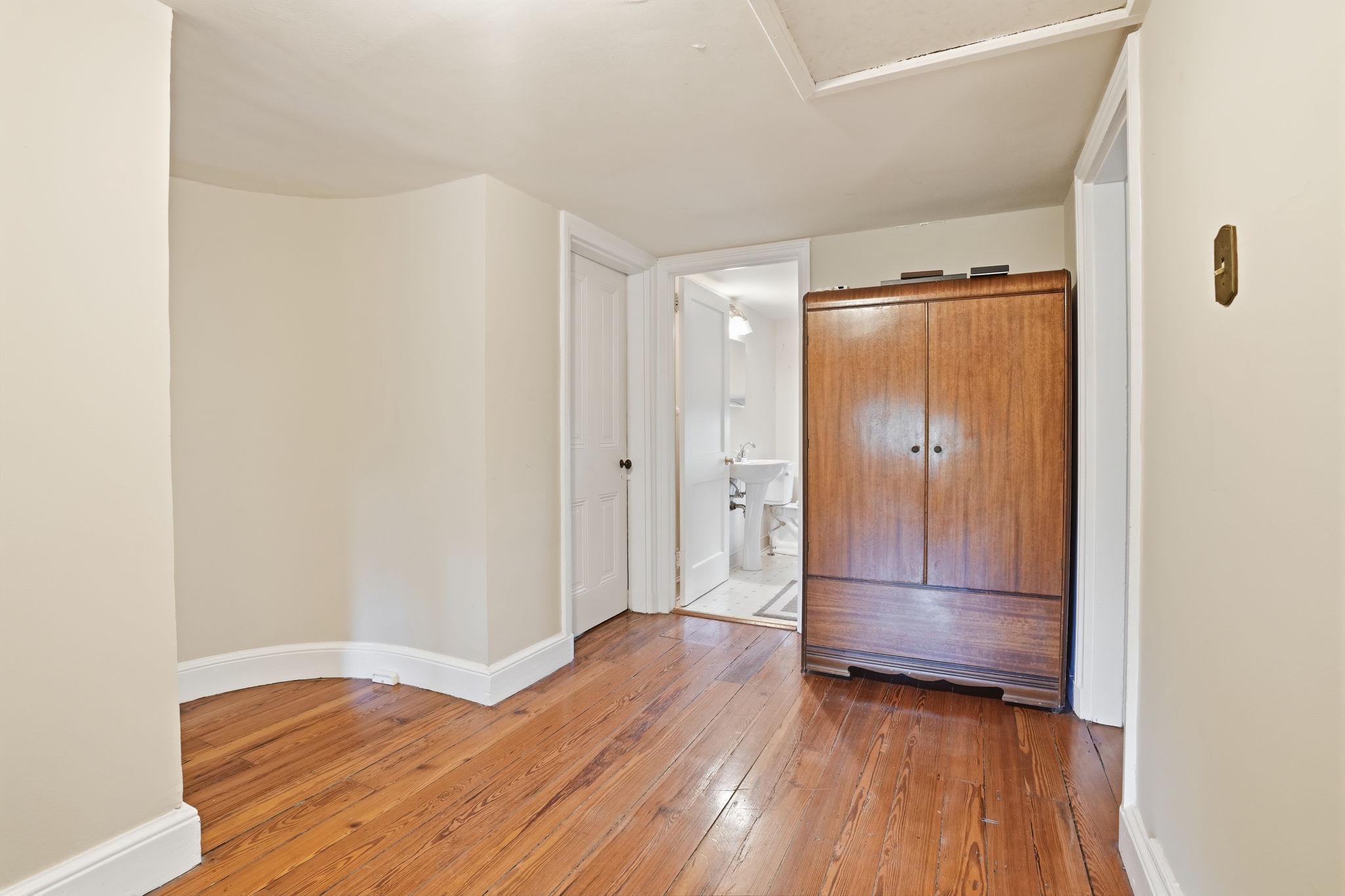 424 West Waverly Road Glenside, PA 19038 - Photo 39 of 75 3rd Floor Landing