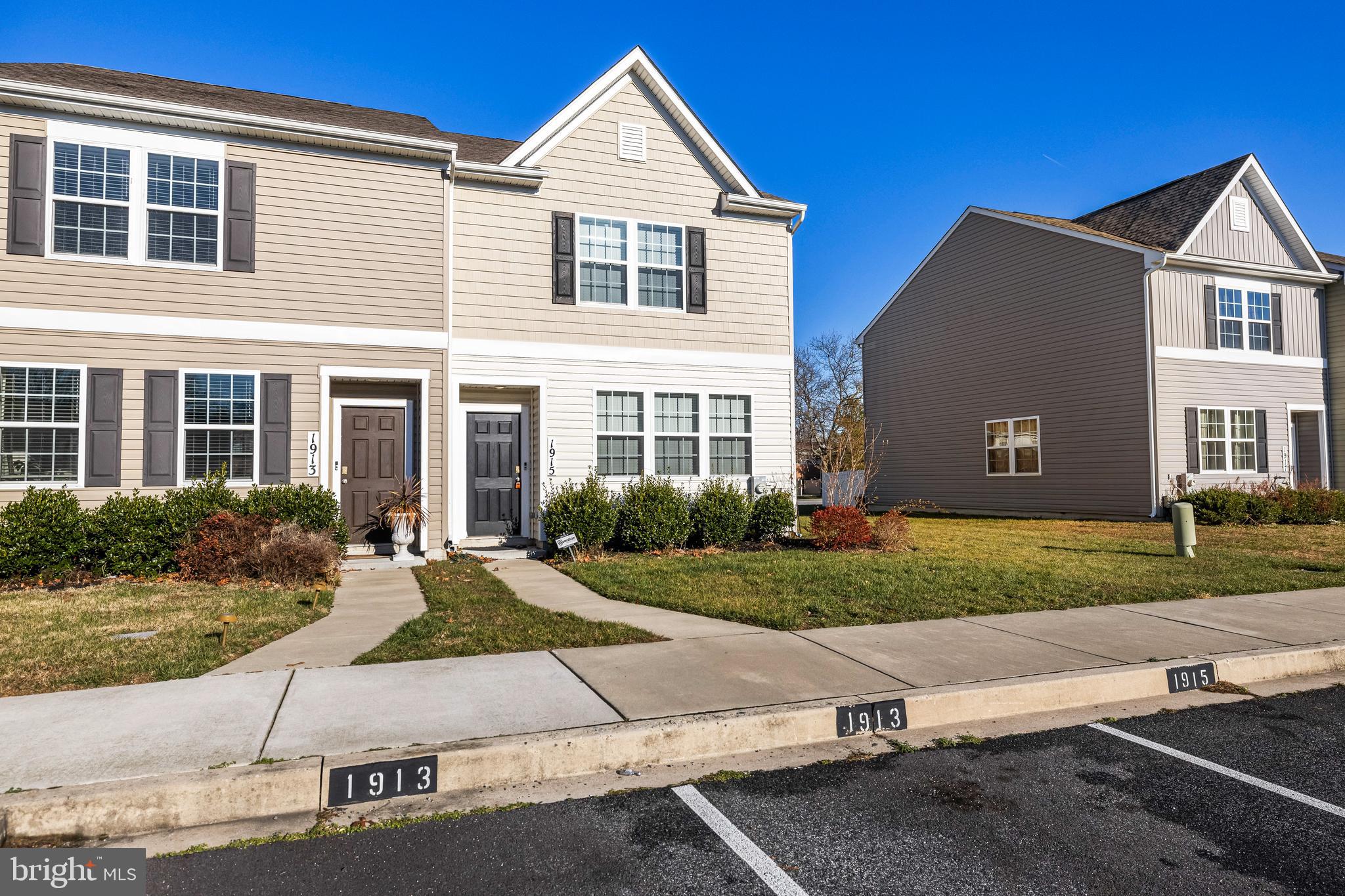 1915 Graymount Way Edgewood, MD 21040 - Photo 3 of 38 Gallery Image 3