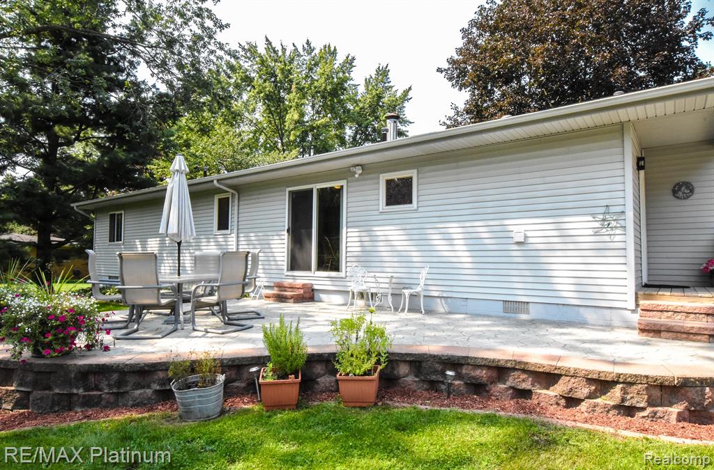 5107 King Road Howell, MI 48843 - Photo 5 of 58