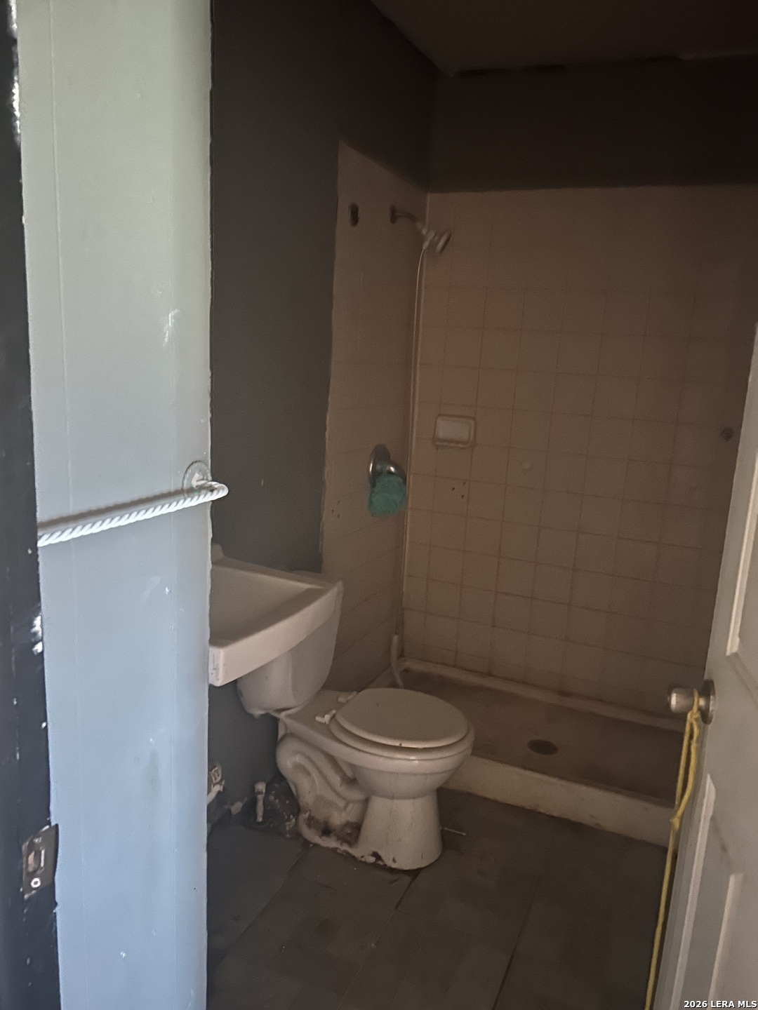 414 Davis Avenue Devine, TX 78016 - Photo 6 of 9