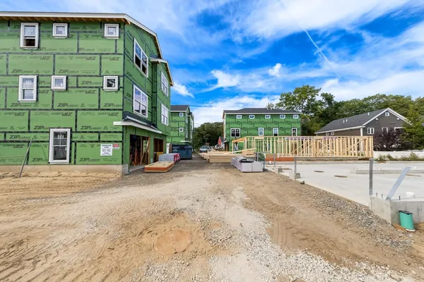 $619,000 | 2 Old County Road, Unit 15, Salisbury, MA 01952