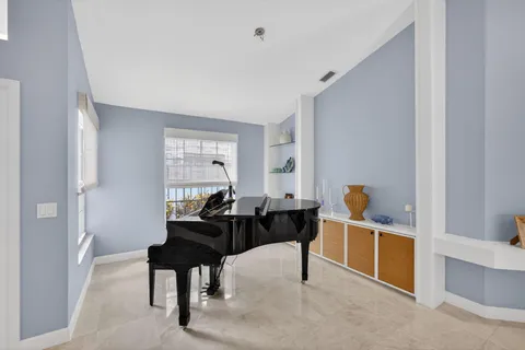 $1,100,000 | 108 Eagleton Lane, Palm Beach Gardens, FL 33418