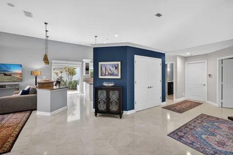 $1,100,000 | 108 Eagleton Lane, Palm Beach Gardens, FL 33418