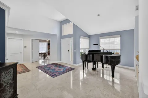 $1,100,000 | 108 Eagleton Lane, Palm Beach Gardens, FL 33418