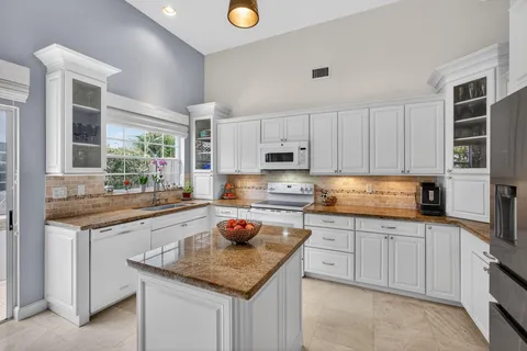 $1,100,000 | 108 Eagleton Lane, Palm Beach Gardens, FL 33418