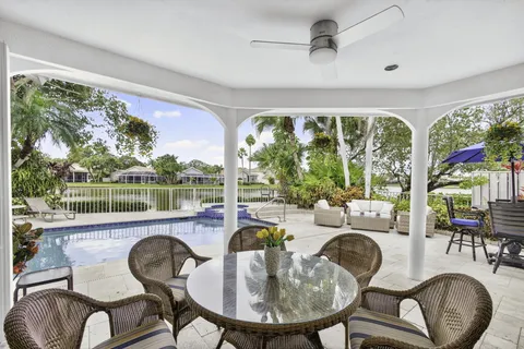 $1,100,000 | 108 Eagleton Lane, Palm Beach Gardens, FL 33418