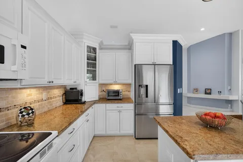 $1,100,000 | 108 Eagleton Lane, Palm Beach Gardens, FL 33418