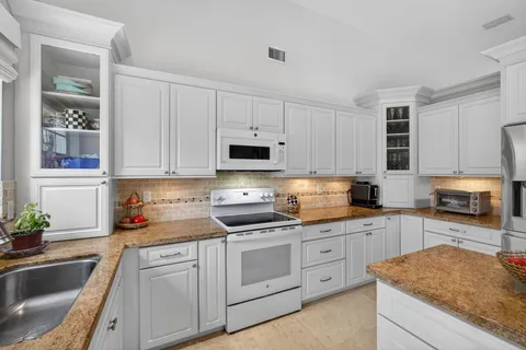 $1,100,000 | 108 Eagleton Lane, Palm Beach Gardens, FL 33418