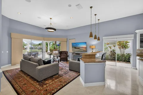 $1,100,000 | 108 Eagleton Lane, Palm Beach Gardens, FL 33418