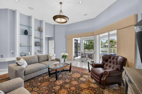 $1,100,000 | 108 Eagleton Lane, Palm Beach Gardens, FL 33418