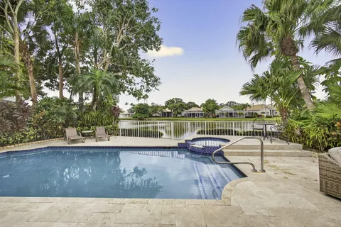 $1,100,000 | 108 Eagleton Lane, Palm Beach Gardens, FL 33418