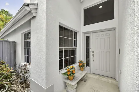 $1,100,000 | 108 Eagleton Lane, Palm Beach Gardens, FL 33418