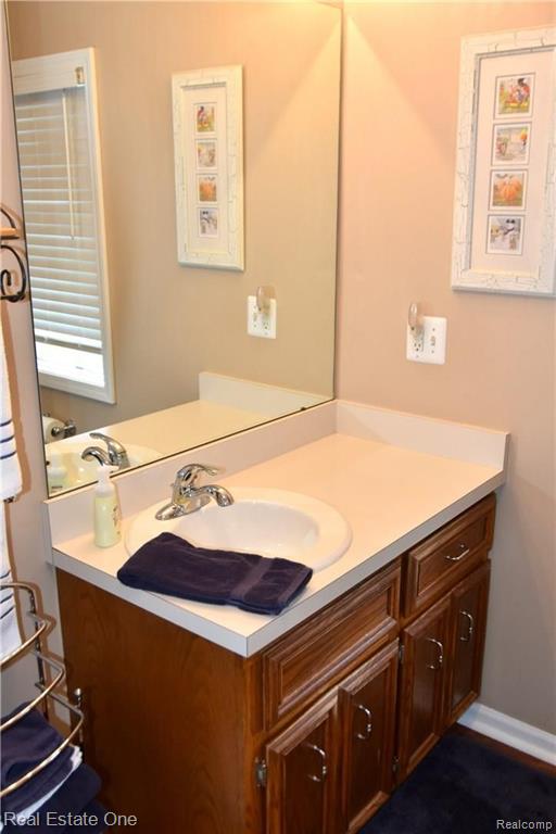 2064 Grace Avenue Rochester Hills, MI 48309 - Photo 14 of 20