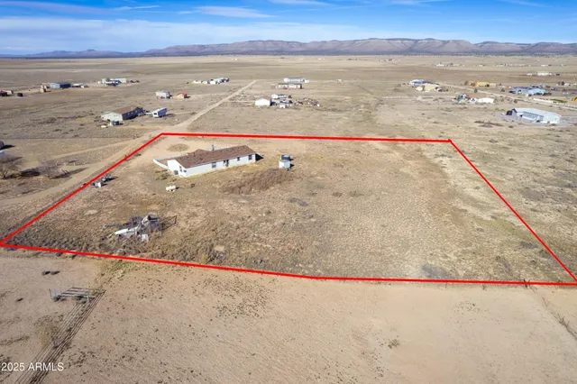 $329,000 | 26785 North Dark Sky Drive, Paulden, AZ 86334