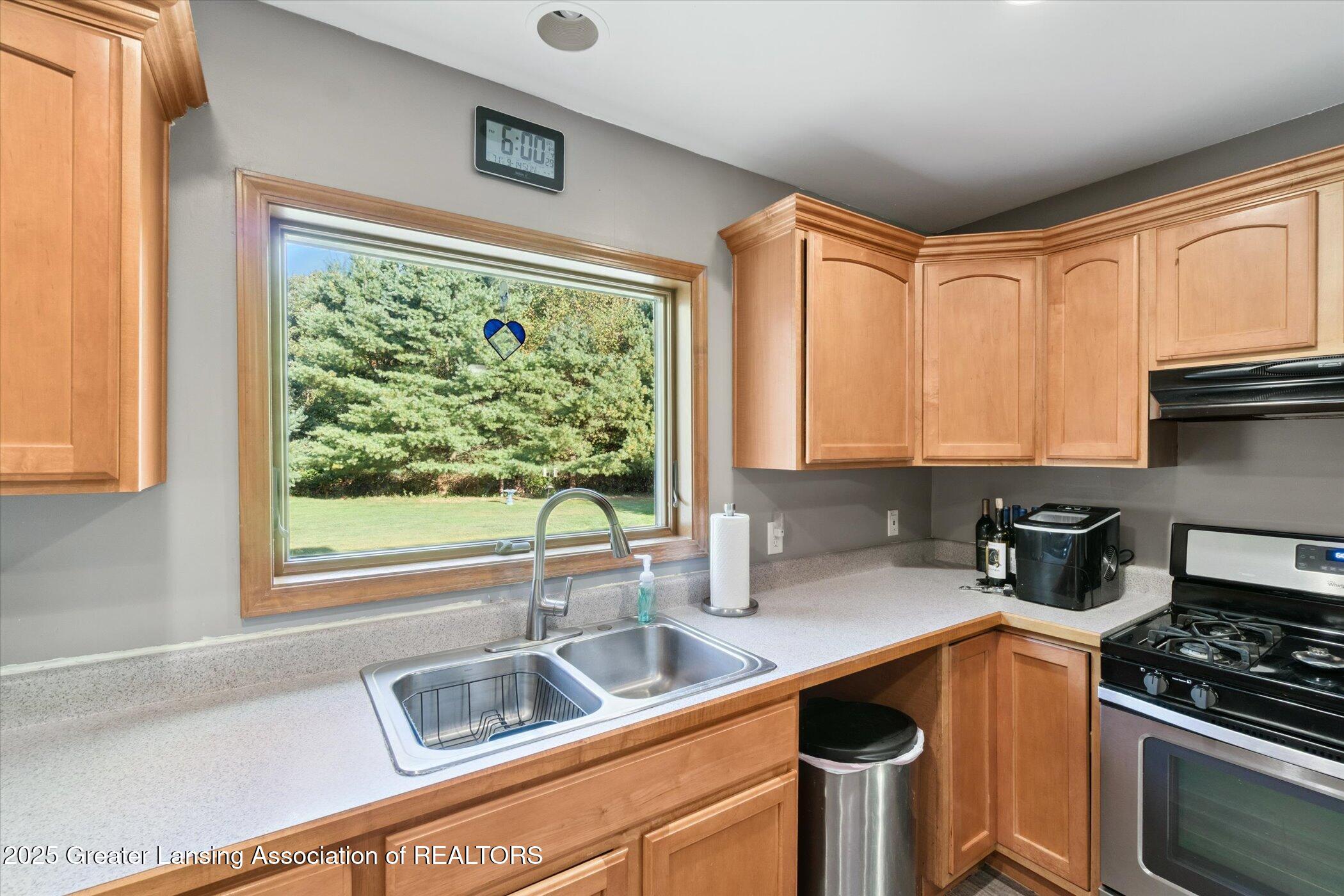 6039 West Beard Road Perry, MI 48872 - Photo 26 of 70 Kitchen