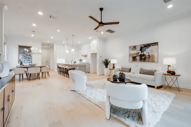 $1,099,900 | 323 Malone Street, Houston, TX 77007