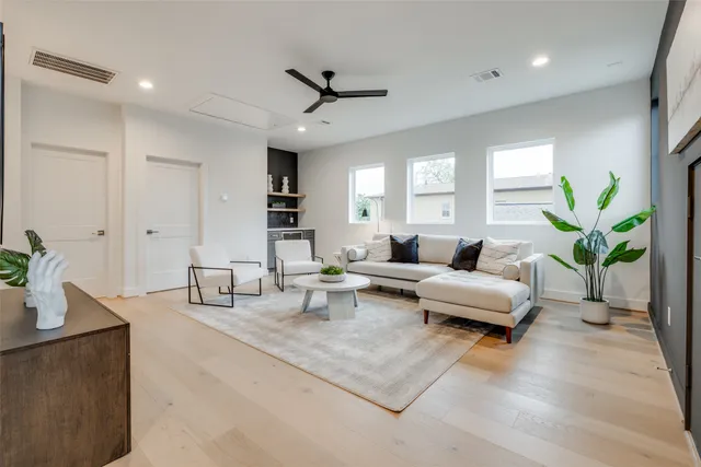 $1,099,900 | 323 Malone Street, Houston, TX 77007