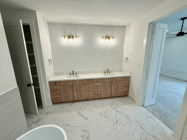 $1,099,900 | 323 Malone Street, Houston, TX 77007