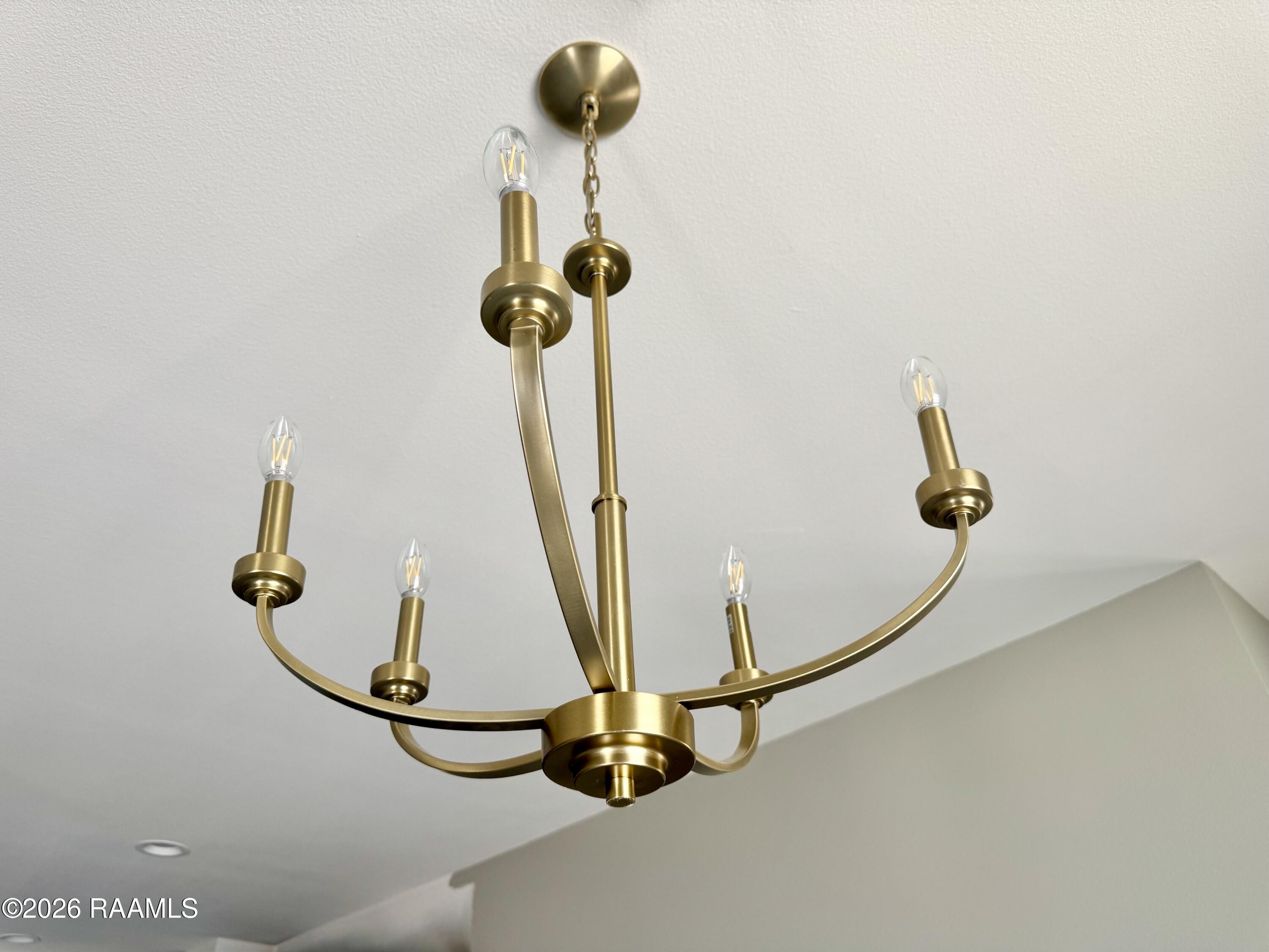 7059 Chandler Bluff Road Denham Springs, LA 70706 - Photo 5 of 12 Dinning Fixture
