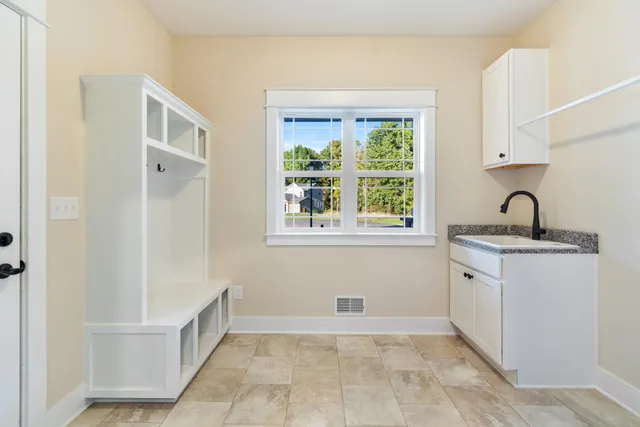 $449,900 | 4040 Aviara Oaks Parkway, Jackson, MI 49201