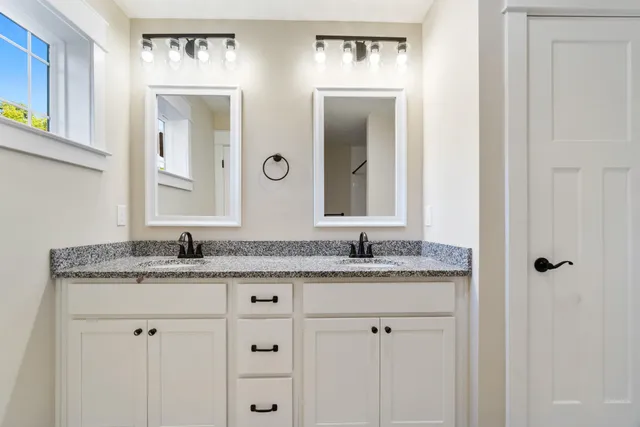 $449,900 | 4040 Aviara Oaks Parkway, Jackson, MI 49201