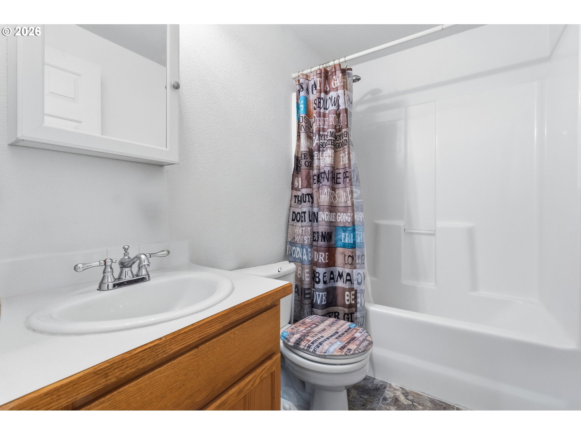 1137 Ash Grove Loop Creswell, OR 97426 - Photo 18 of 38 Bathroom