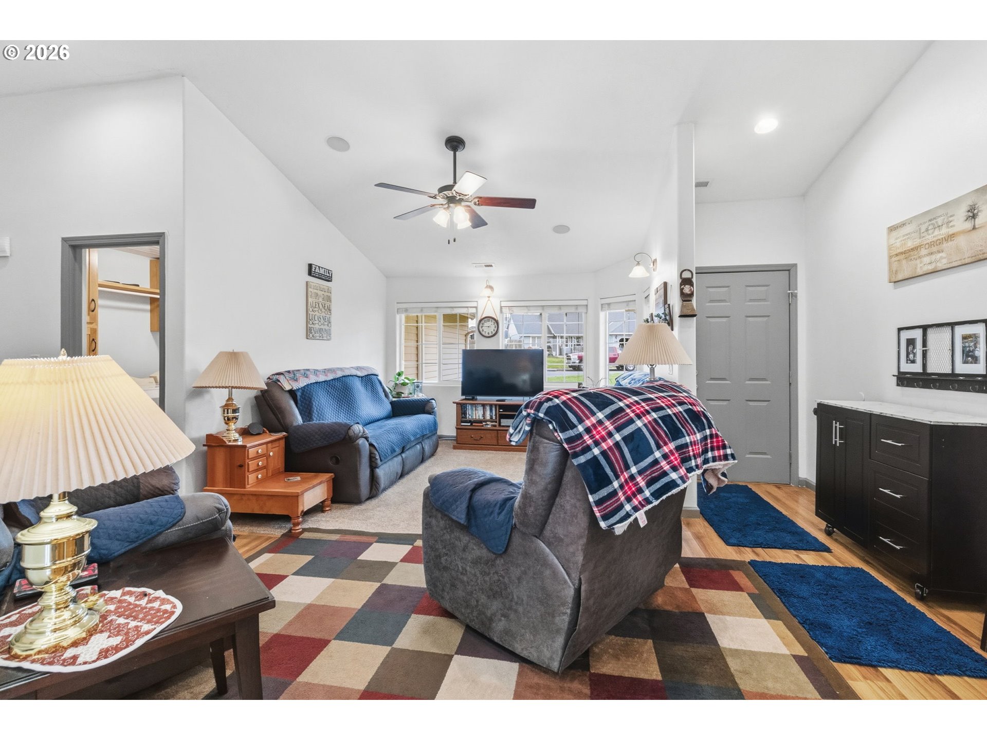 1137 Ash Grove Loop Creswell, OR 97426 - Photo 4 of 38