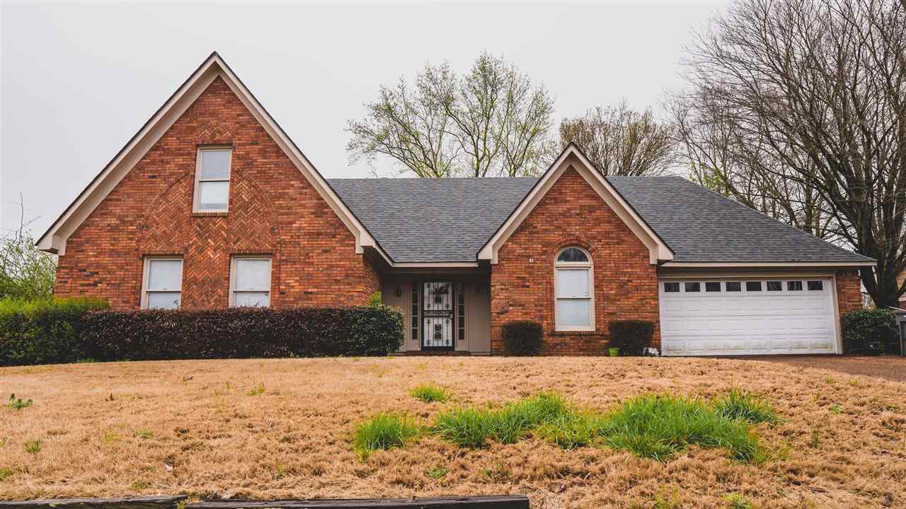 8573 Buckhurst Road Memphis, TN 38016 - Photo 1 of 21 House located on a beautiful lot.