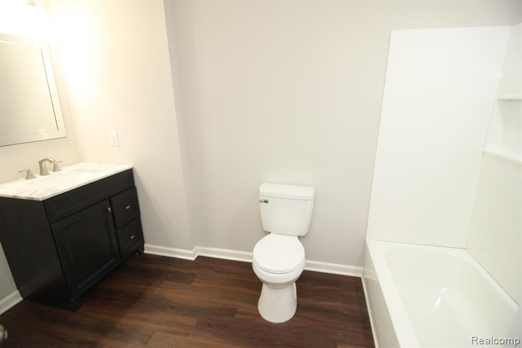 47841 Frederick Road Utica, MI 48317 - Photo 19 of 28