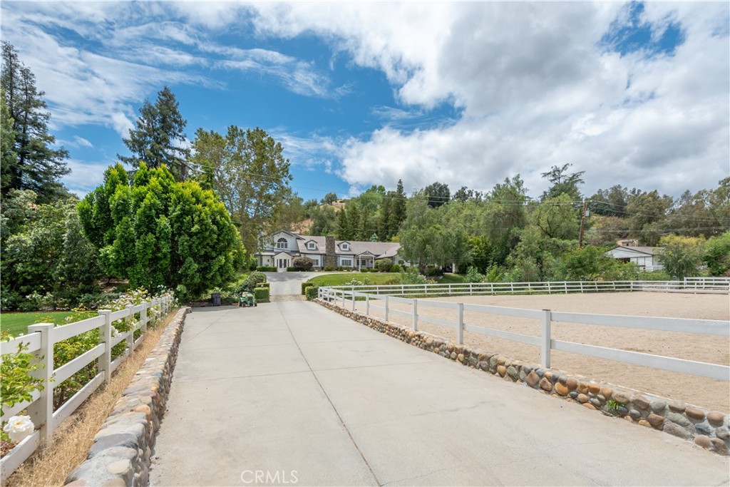 24232 Long Valley Road Hidden Hills, CA 91302 - Photo 3 of 36