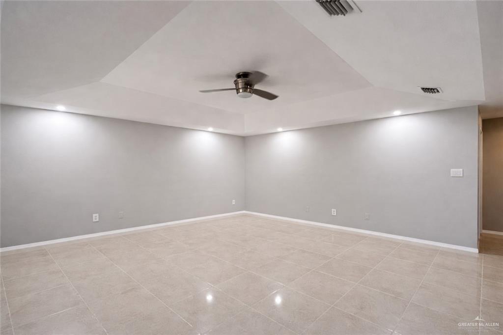 2401 South Jackson Road, Unit 16 Pharr, TX 78577 - Photo 3 of 18