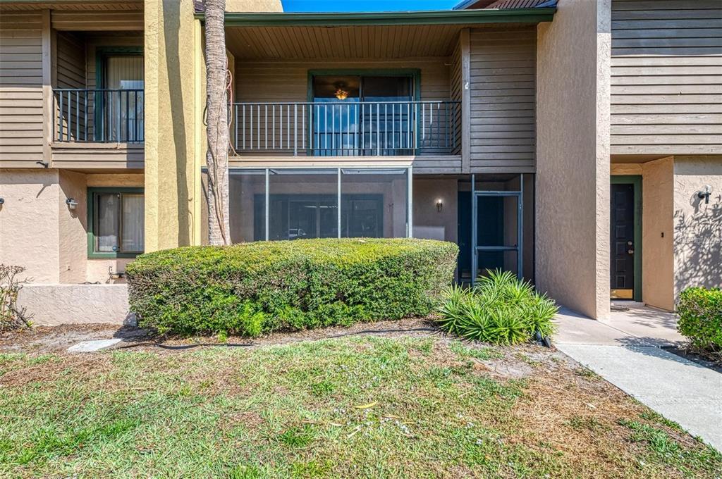 935 Sunridge Way, Unit B4 Sarasota, FL 34234 - Photo 40 of 45 front view of a house