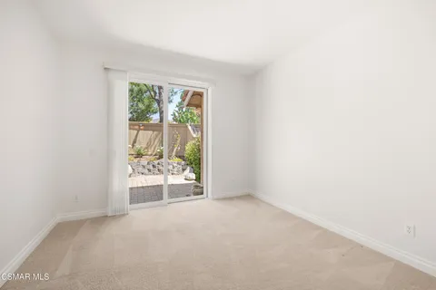 $979,950 | 4839 La Vella Drive, Oak Park, CA 91377
