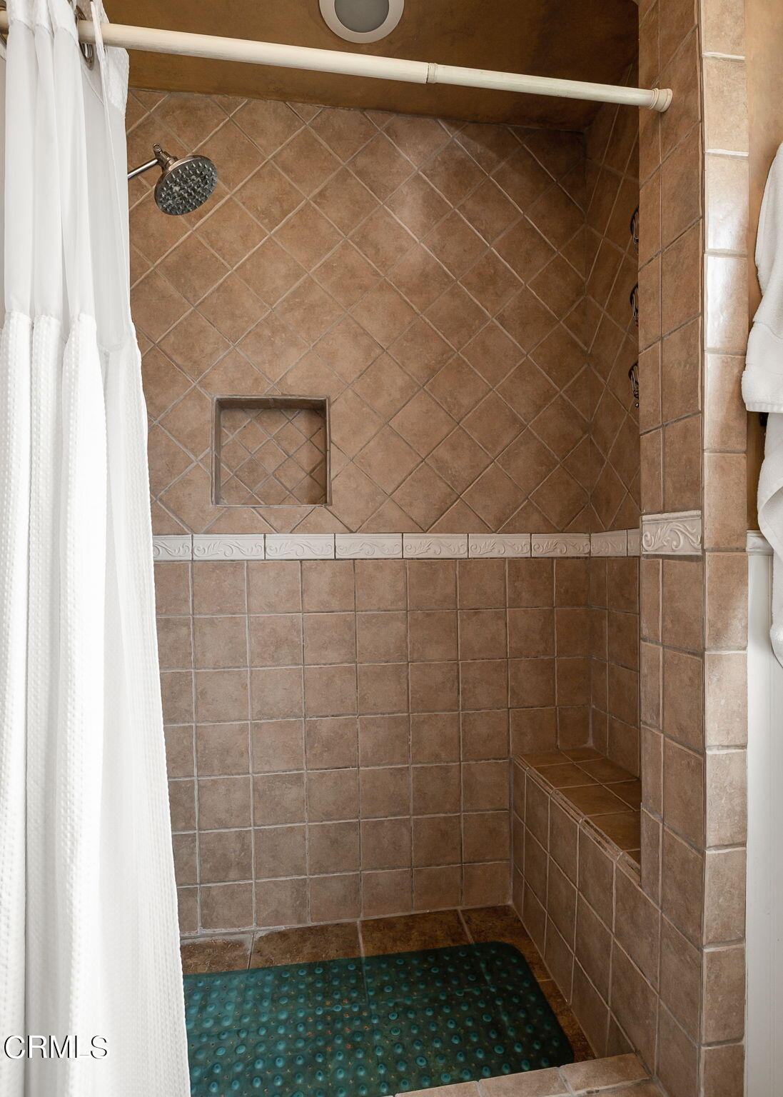 1201 West Roderick Avenue Oxnard, CA 93030 - Photo 19 of 32 a bathroom with a shower